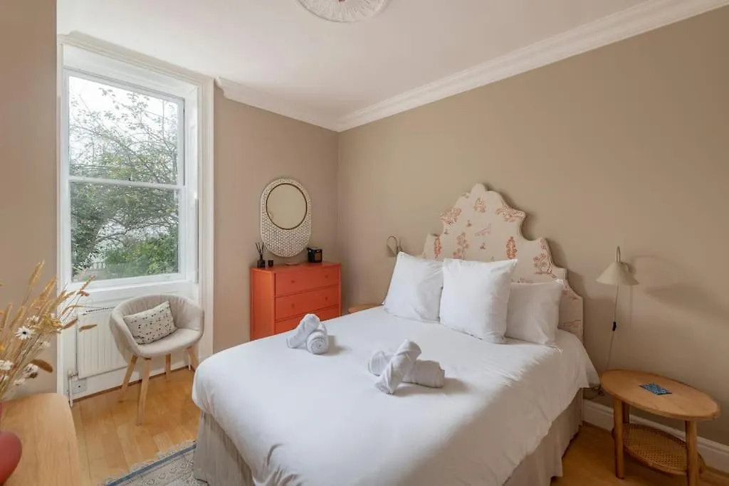 Stylish Central Apartment With Parking - Garden And Workspace Bath United Kingdom