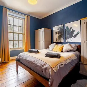  Apartment Spacious 1-bed Centre In United Kingdom