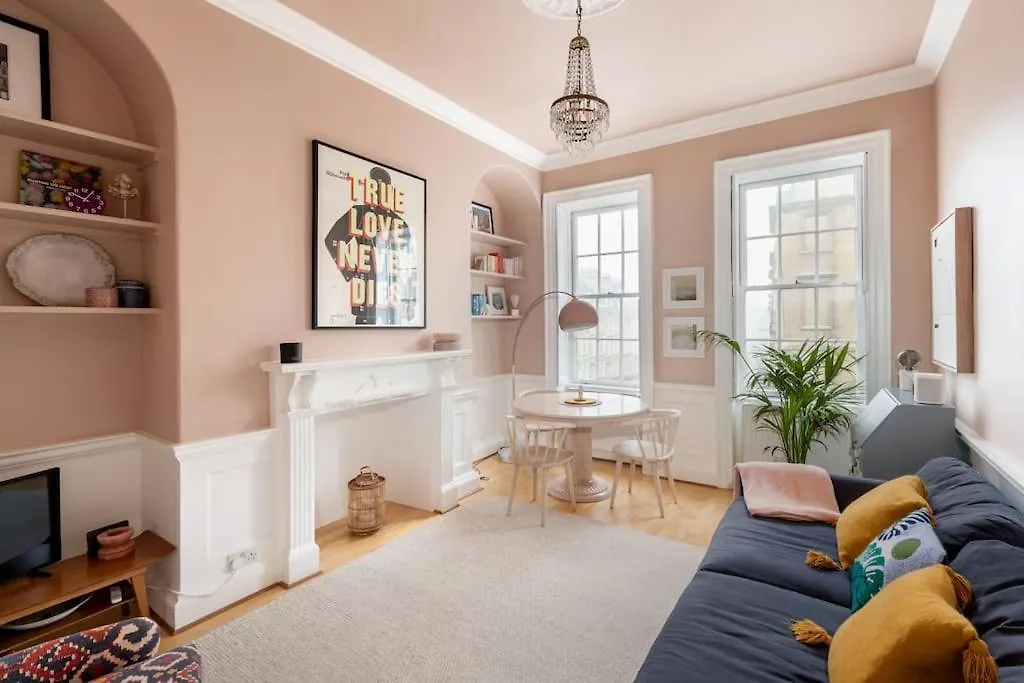 Stylish Central Apartment With Parking - Garden And Workspace contacts