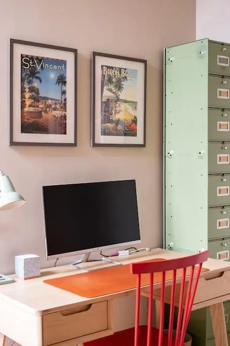 Stylish Central Apartment With Parking - Garden And Workspace Bath